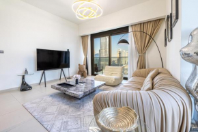 Iconic Downtown Stay 3BR plus Maid room in Act One